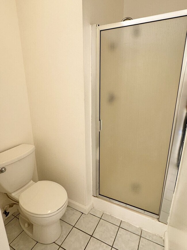 Building Photo - RENT SPECIAL!! $500 OFF SECOND MONTH RENT - Spacious 3 Bedroom 2 Bath Condo in Hawaiian Gardens