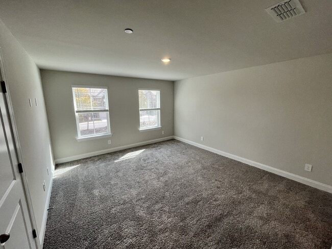 Building Photo - 204 Douglas Bend Rd