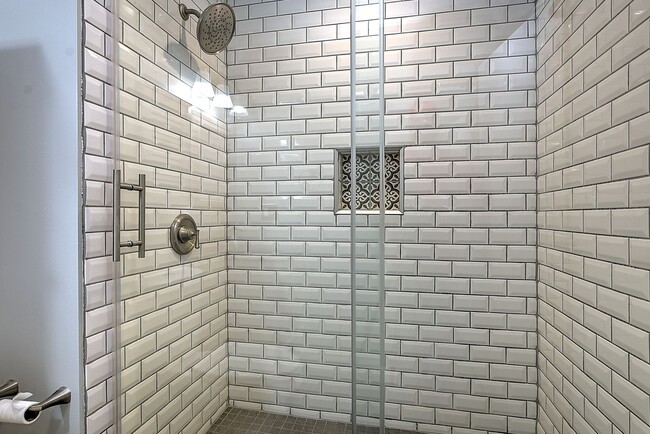 Building Photo - 680 Elk Dr