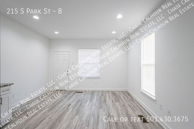 Building Photo - 215 S Park St