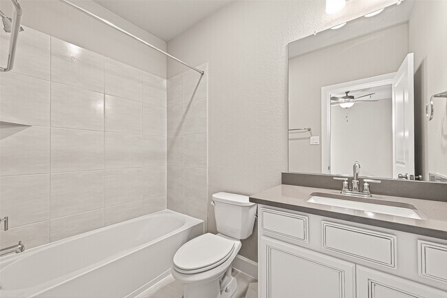 Building Photo - 23754 Pullin Market Dr