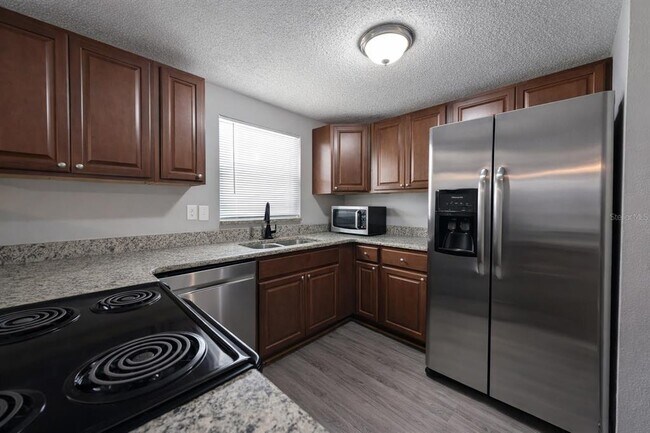 Building Photo - 307 W Woodlawn Ave