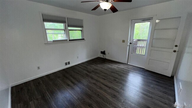 Building Photo - 315 W Main St