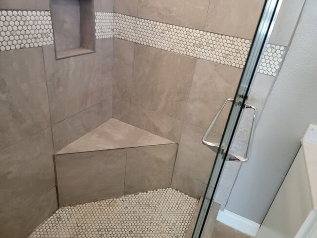 Building Photo - Fontana Two Story