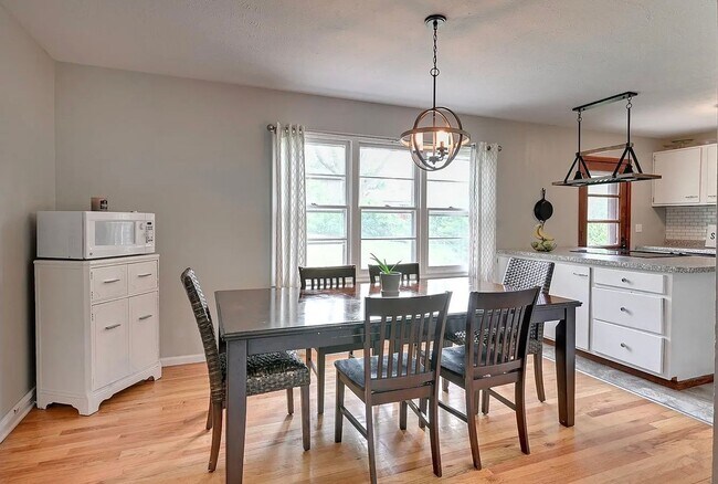 Building Photo - Coming Soon! Bright & Spacious 3 Bed Home with Finished Basement & Huge Backyard