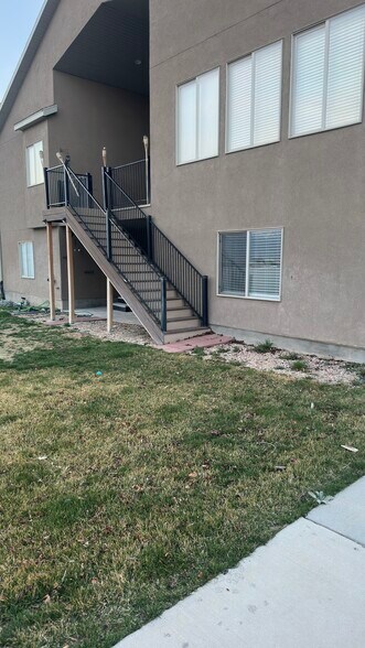 Separate ground level entrance - 12339 S Black Foot St