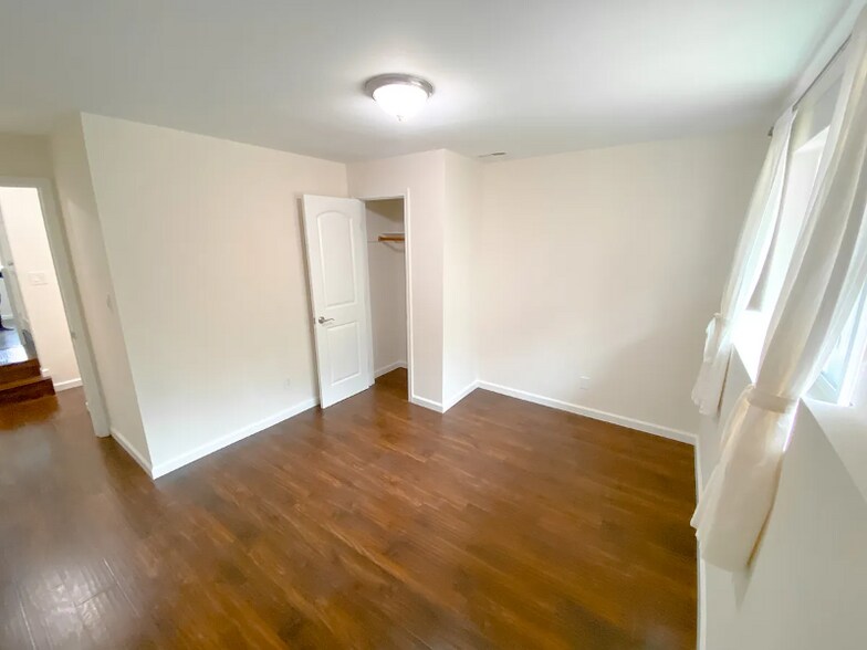 Building Photo - 29 Rockford Ave