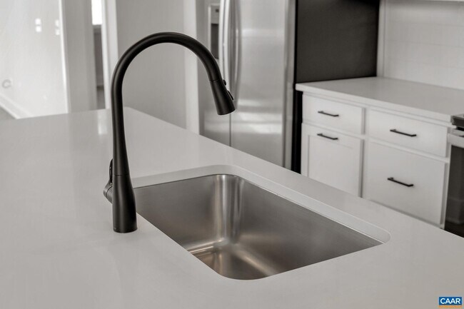 Building Photo - 6053 McComb St