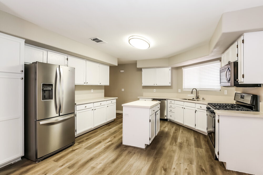 Building Photo - 104 Escada Ln