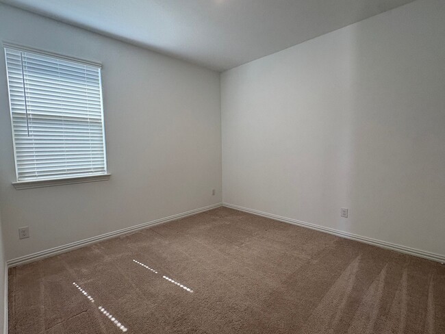 Building Photo - Cute 3-2-2 Princeton March 2026 Move-In!