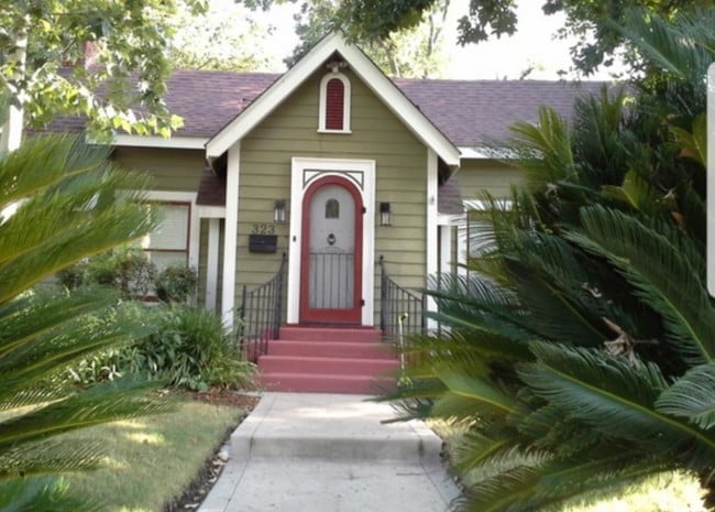 Building Photo - 323 Furr Dr