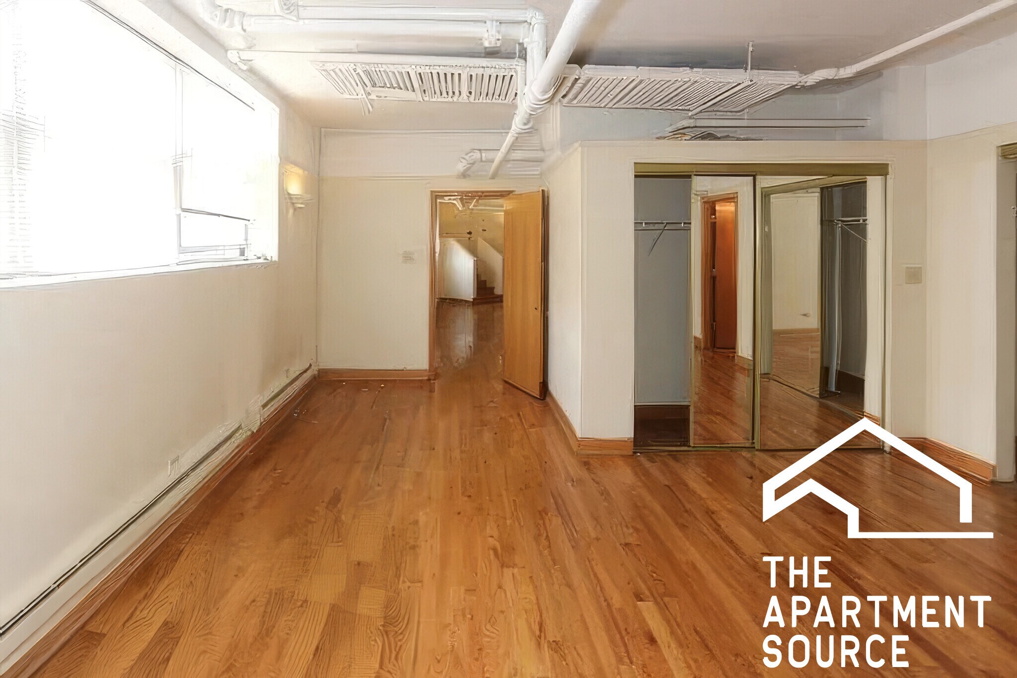 Building Photo - 3449 N Sheffield Ave