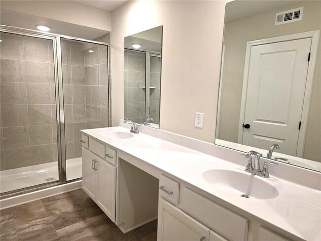 Building Photo - 1416 Lucan Ln