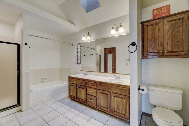 Building Photo - Comfortable Living in Edmond – 3BR with Prime Convenience