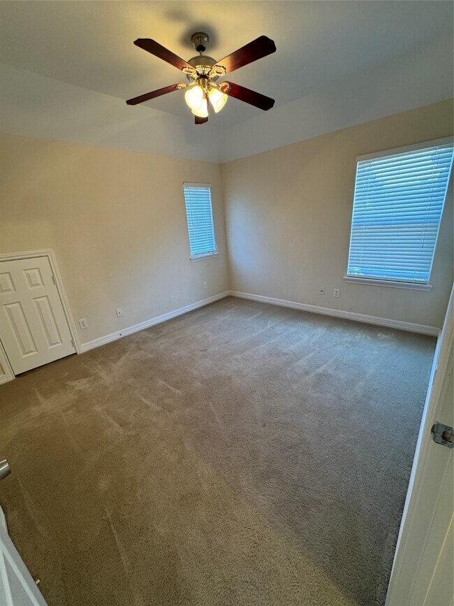 Building Photo - 6003 Marble Hollow Ln