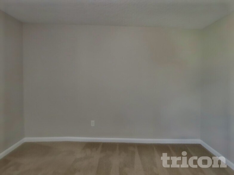 Building Photo - 12034 Alexandra Dr