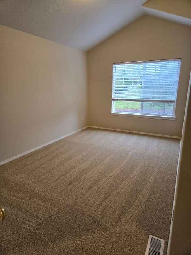 Building Photo - All Brand New flooring- 3 br 2.5 bth - Walking Trails & Park close by... easy access to Portland,...