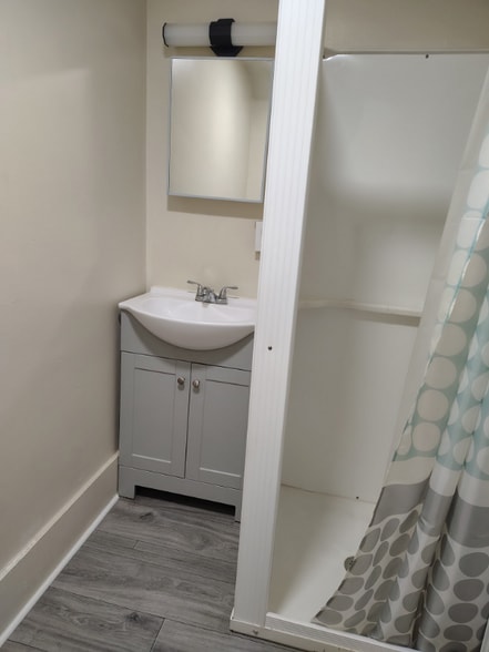 Building Photo - 1814 E Ganson St