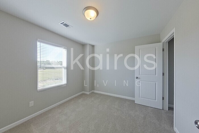 Building Photo - 874 Silent Barge Cv