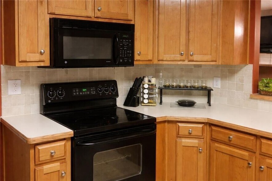 Building Photo - 3233 Glenloch Pl