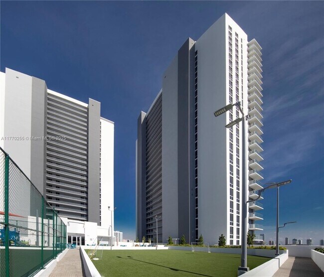 Building Photo - 16385 Biscayne Blvd