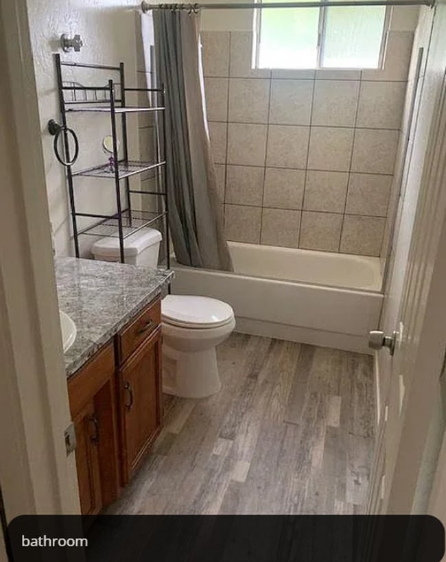 Building Photo - Bridge