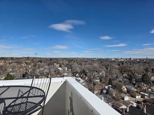 Building Photo - Location, Location… and Absolutely Incredible Views!