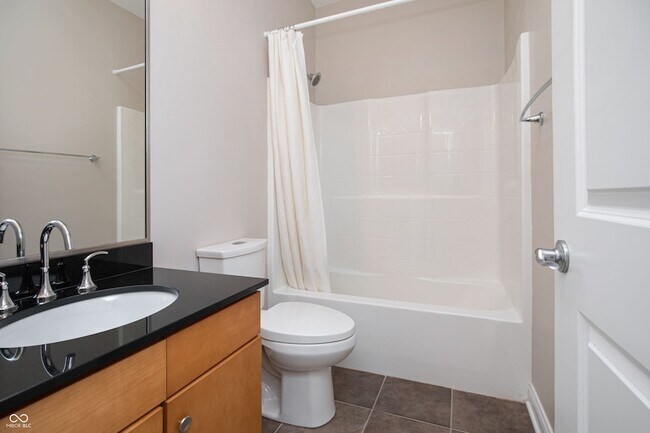 Building Photo - 517 N Park Ave