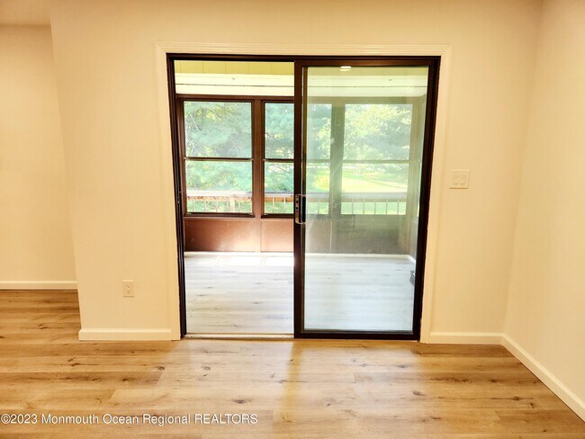Building Photo - 34 Meadow Green Cir