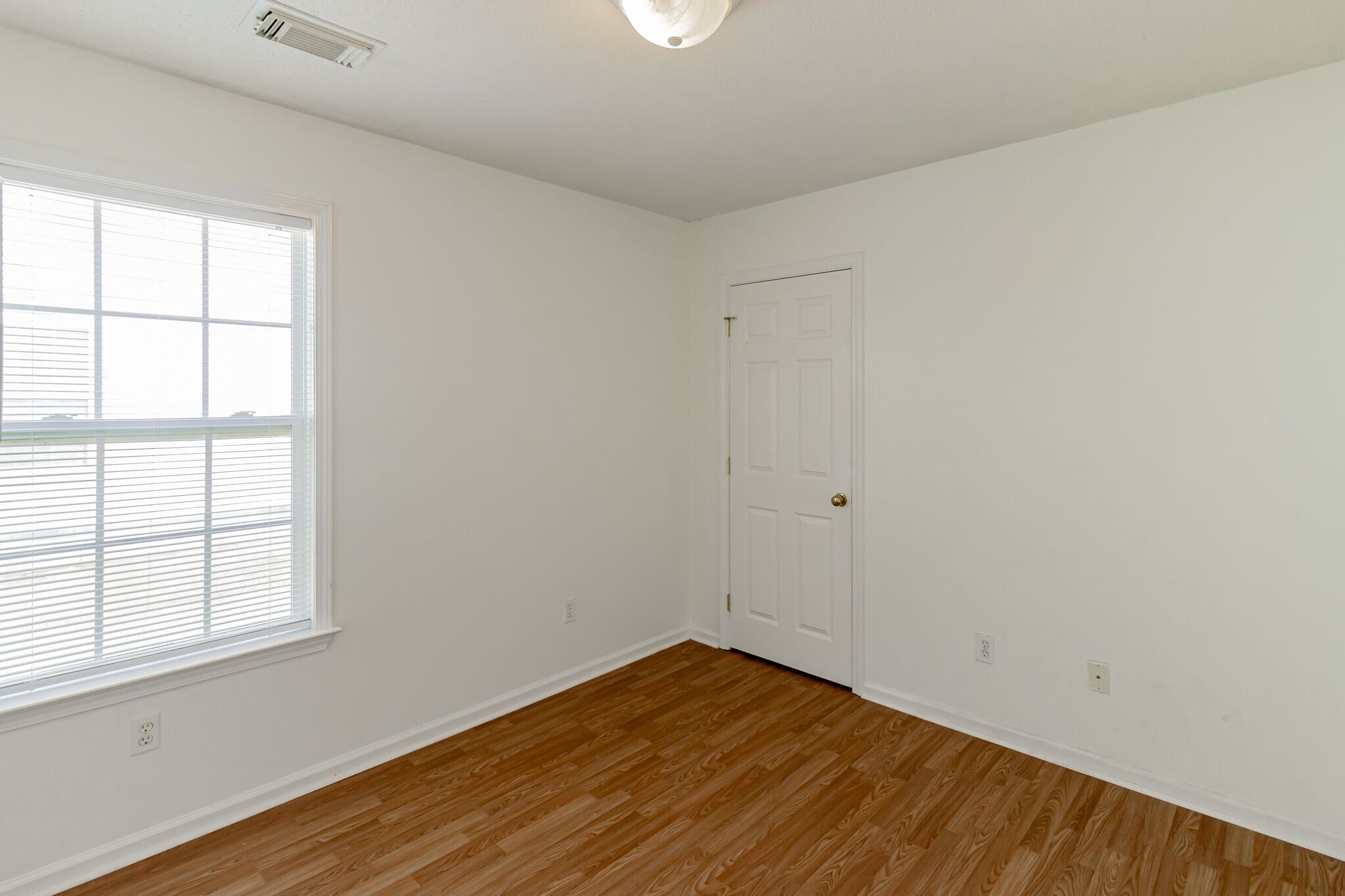 Building Photo - 2014 Inverness Pkwy