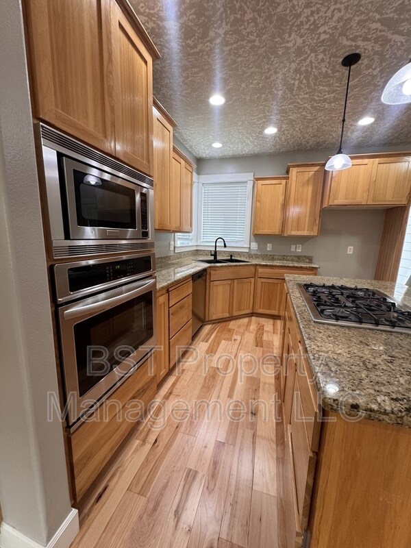 Building Photo - 1604 Webb Lake Dr