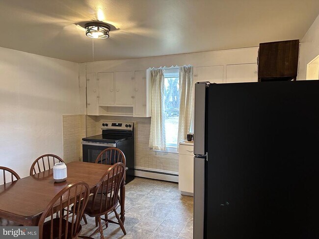 Building Photo - 15 Myers Rd