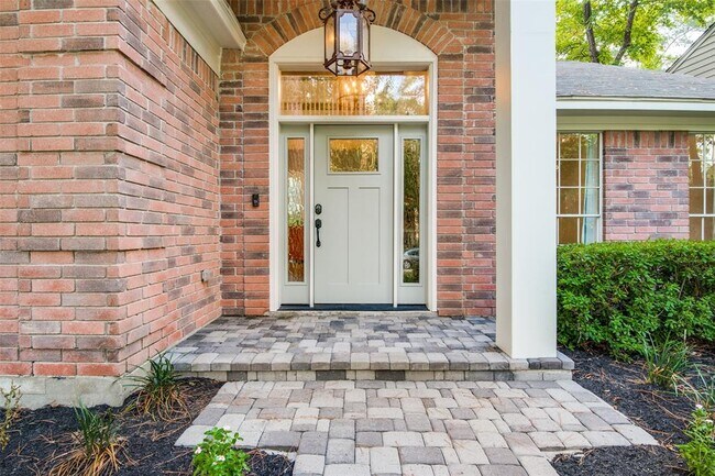 Building Photo - 14 White Fawn Dr
