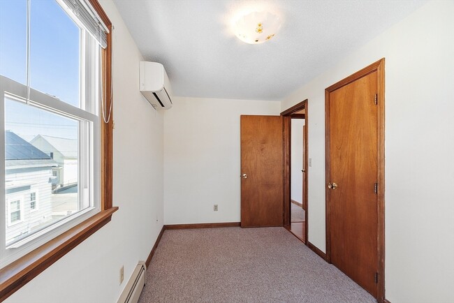 Building Photo - 31 Blossom St