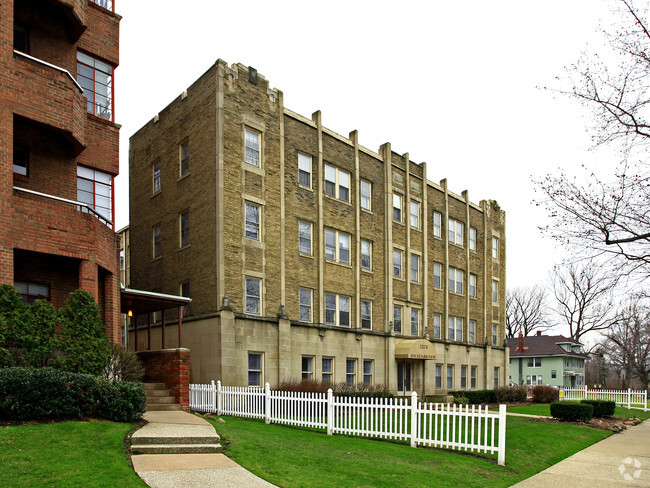 Building Photo - Boulevard View