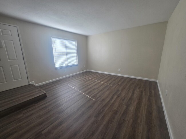 Building Photo - 20077 Redwood Rd