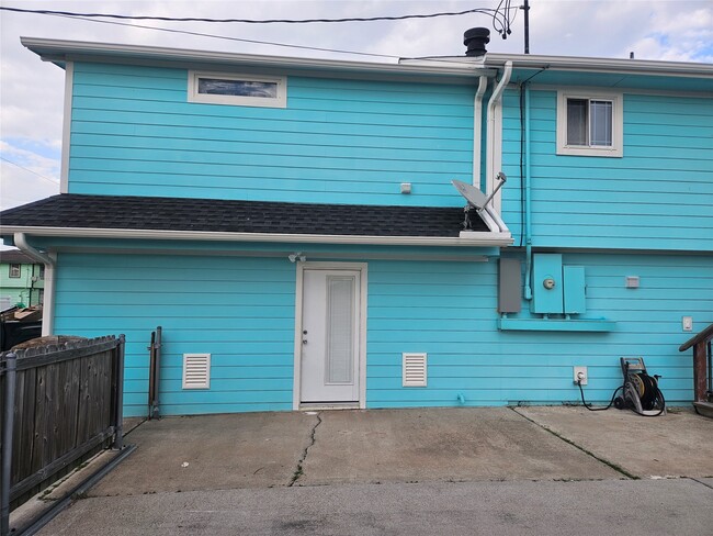 Building Photo - 812 Marlin St