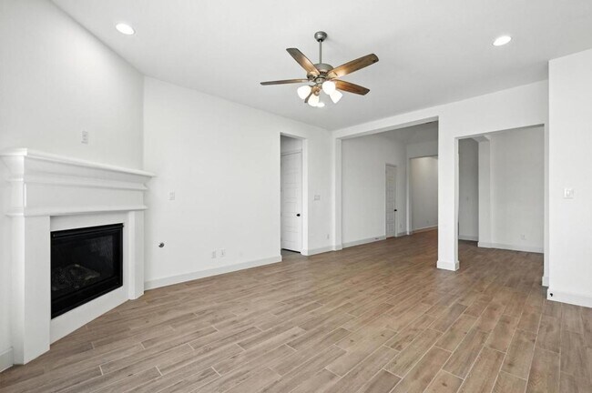 Building Photo - 1101 Briar Oak Ln
