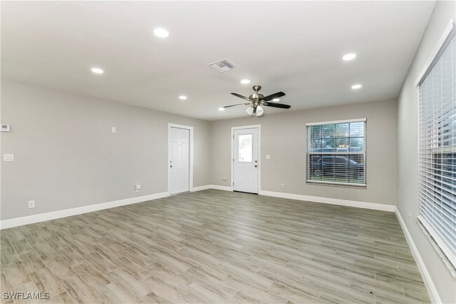 Building Photo - 1431 SE 12th St