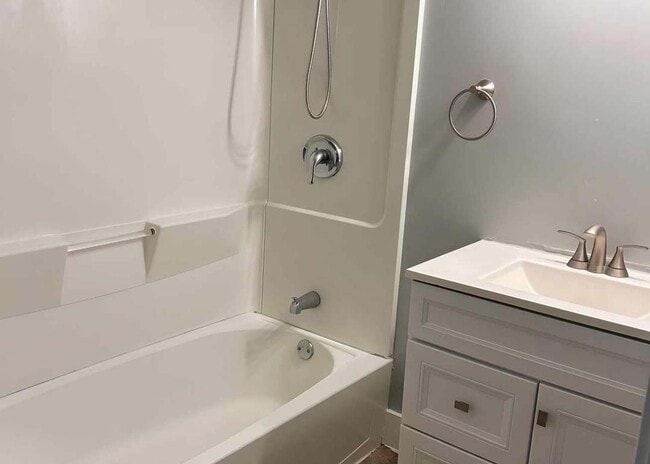 Building Photo - 170 Cleaves St