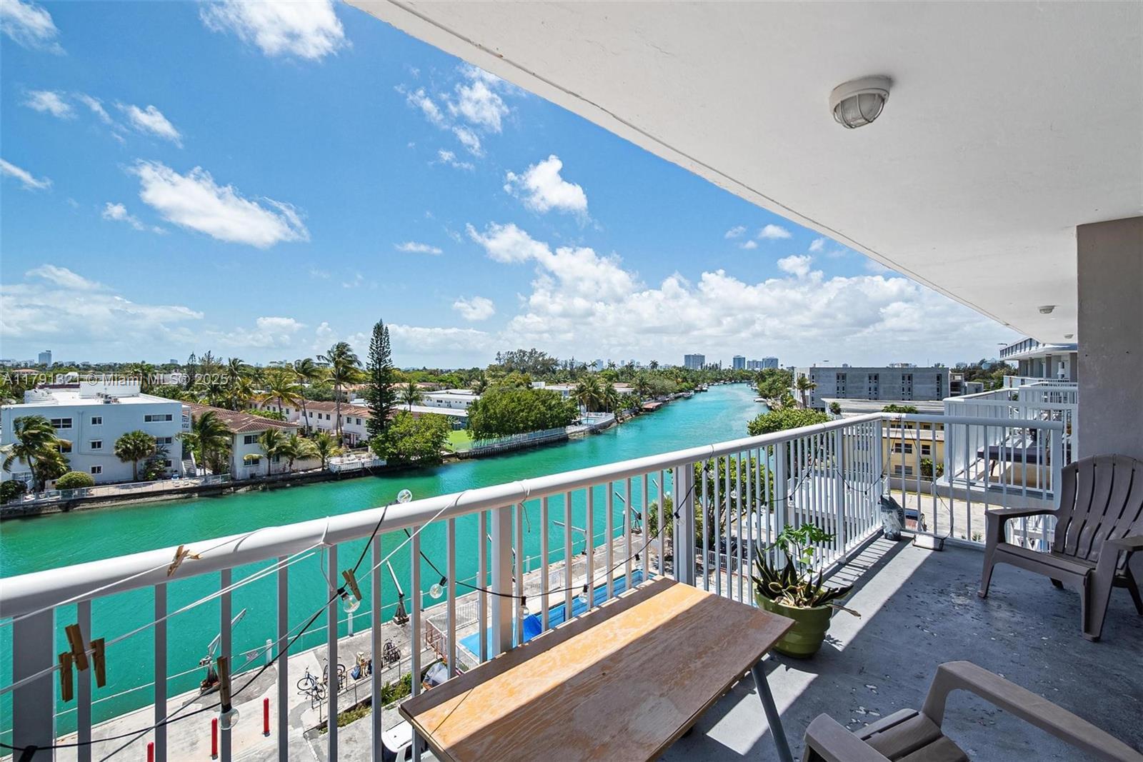 Building Photo - 110 S Shore Dr