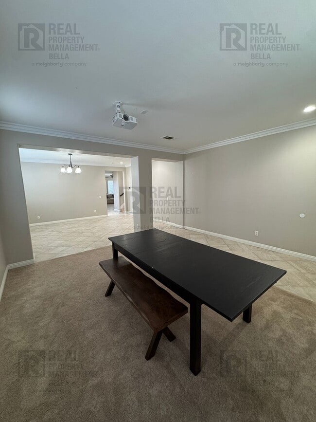 Building Photo - Gorgeous Murrieta Home with Main Floor Bedroom and Bathroom