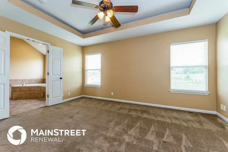 Building Photo - 1606 Fairway Ct