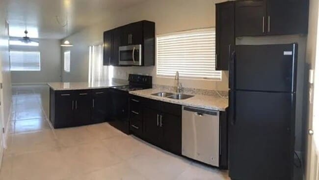 Building Photo - Pre-Leasing for September!