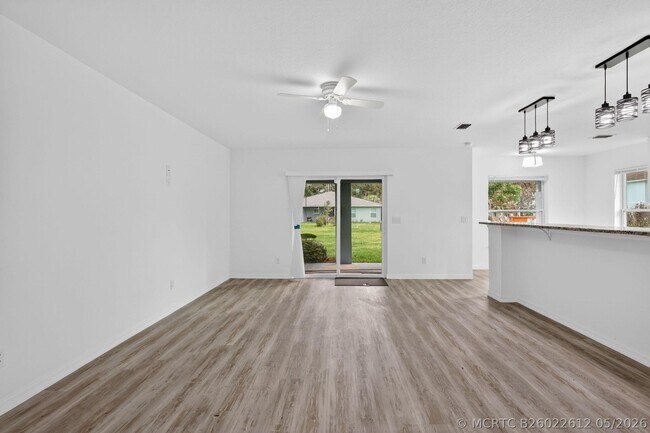 Building Photo - 2206 S 34th St