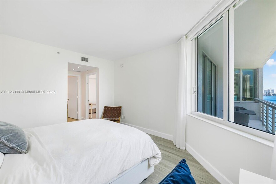 Building Photo - 325 S Biscayne Blvd
