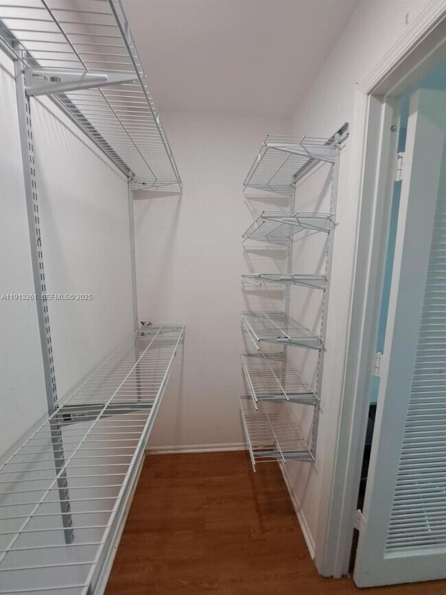 Building Photo - 5010 NW 51st Ct