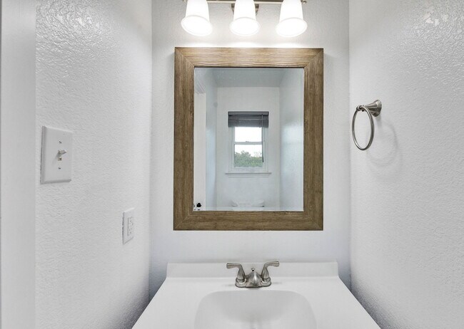 Building Photo - 451 Co Rd 276