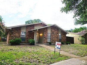 Building Photo - 3217 Collins Blvd