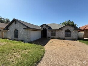 Building Photo - 8922 Lady Di Loop
